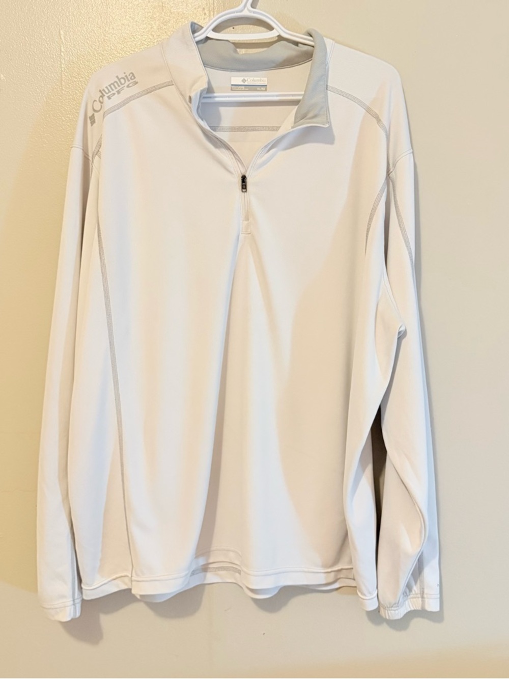 Columbia White Quarter-Zip Lightweight Pullover